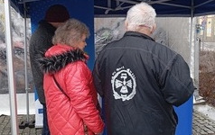 Zdjęcie nr 1 z  kampanii informacyjno-edukacyjnej w Strzyżowie na Jarmarku Bożonarodzeniowym w dniu 21.12.2025