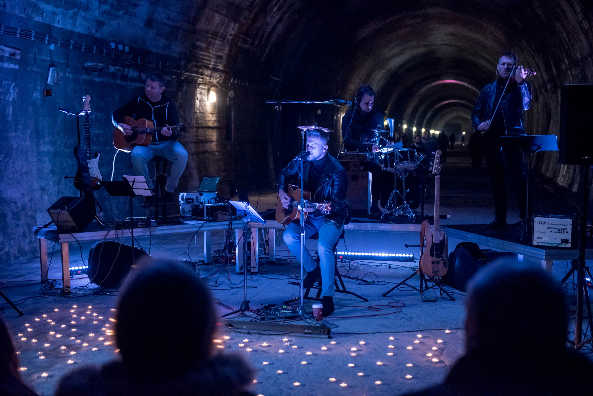 Zespół Acoustic Space podczas koncertu w tunelu